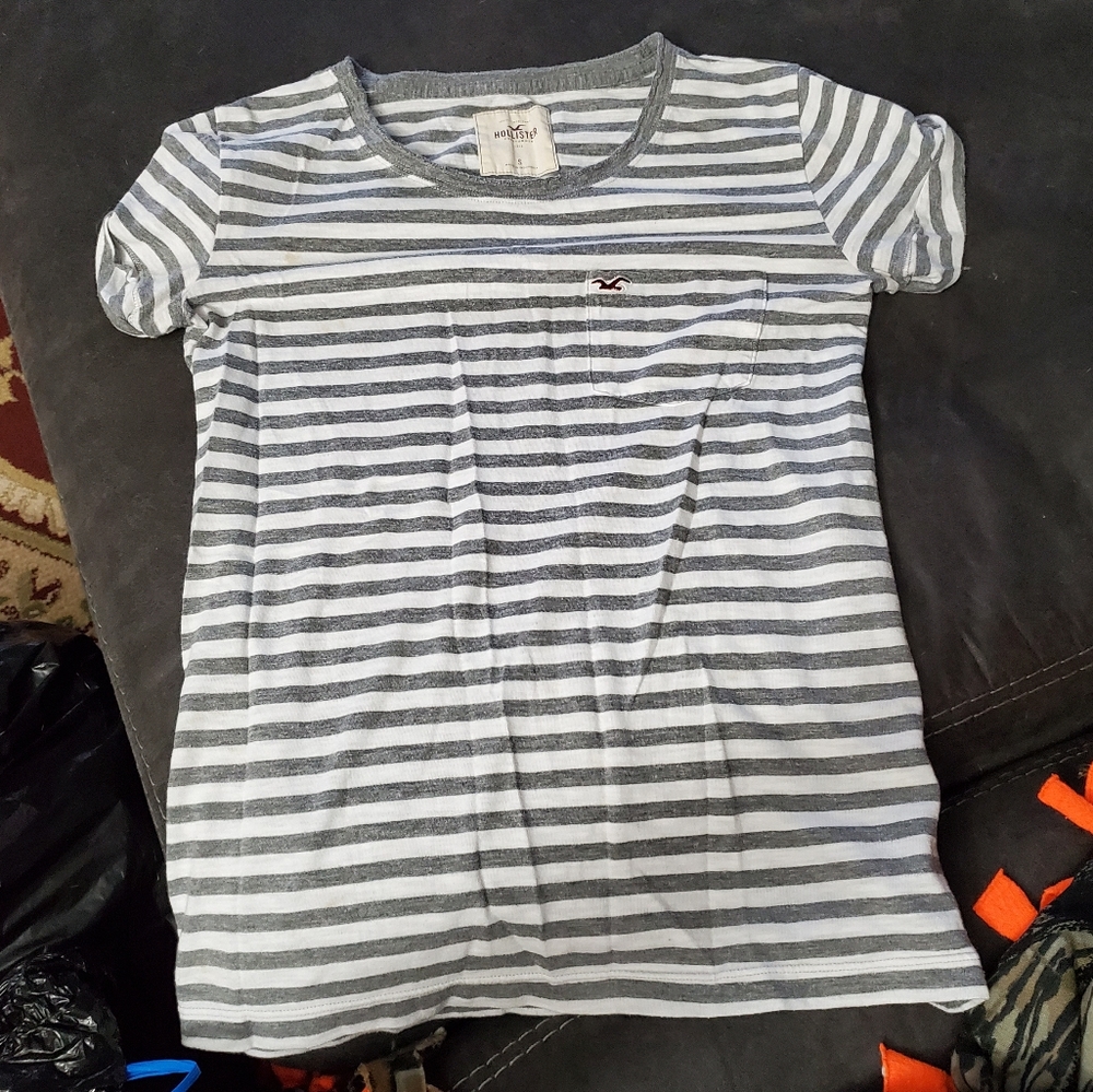Hollister tee shirt